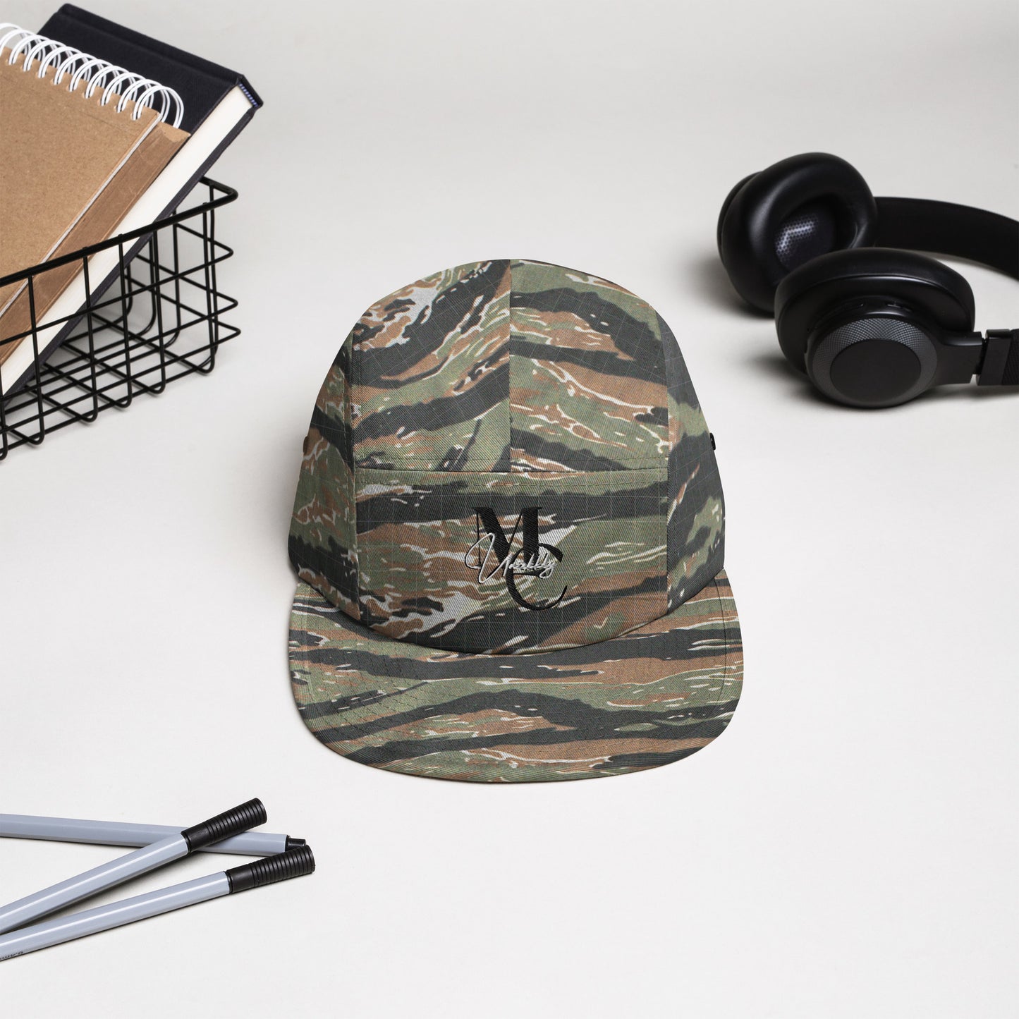 Uniekkly Me Elite Five Panel Cap (Blk/Wht)