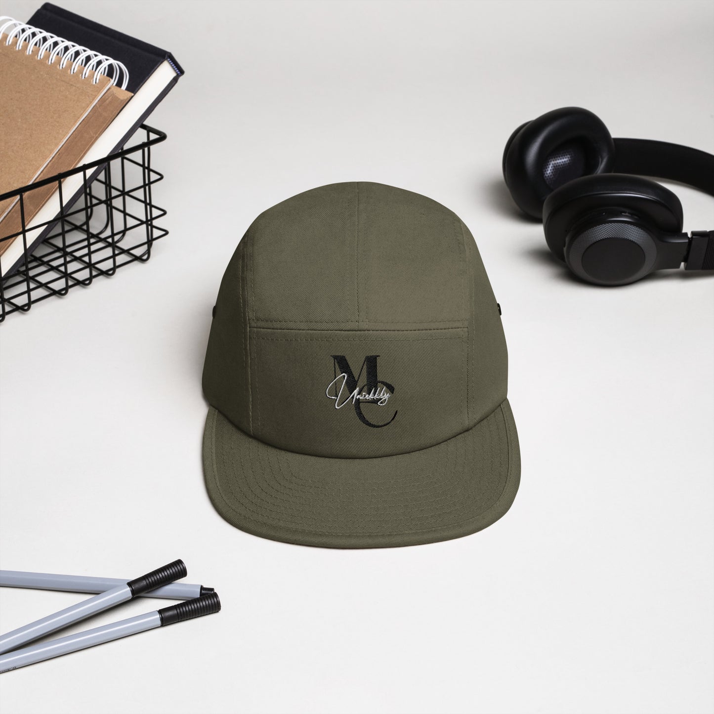 Uniekkly Me Elite Five Panel Cap (Blk/Wht)
